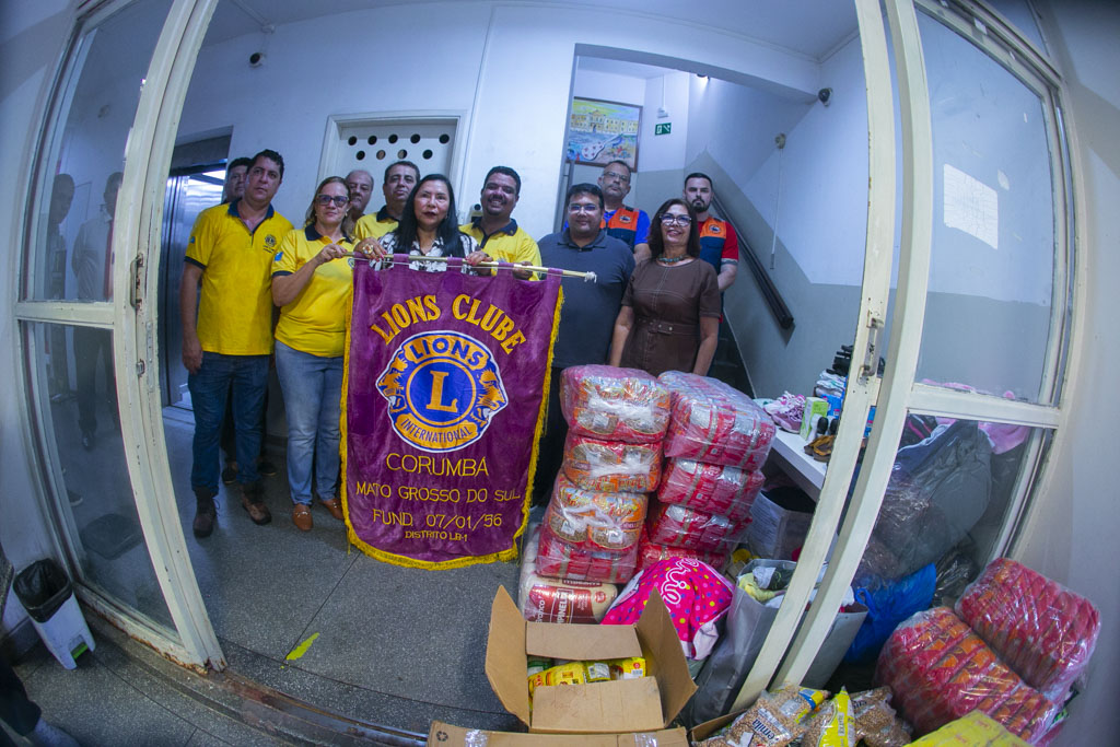 Prefeitura recebe doa&ccedil;&otilde;es do Lions Clube Corumb&aacute; para fam&iacute;lias atingidas por chuvas