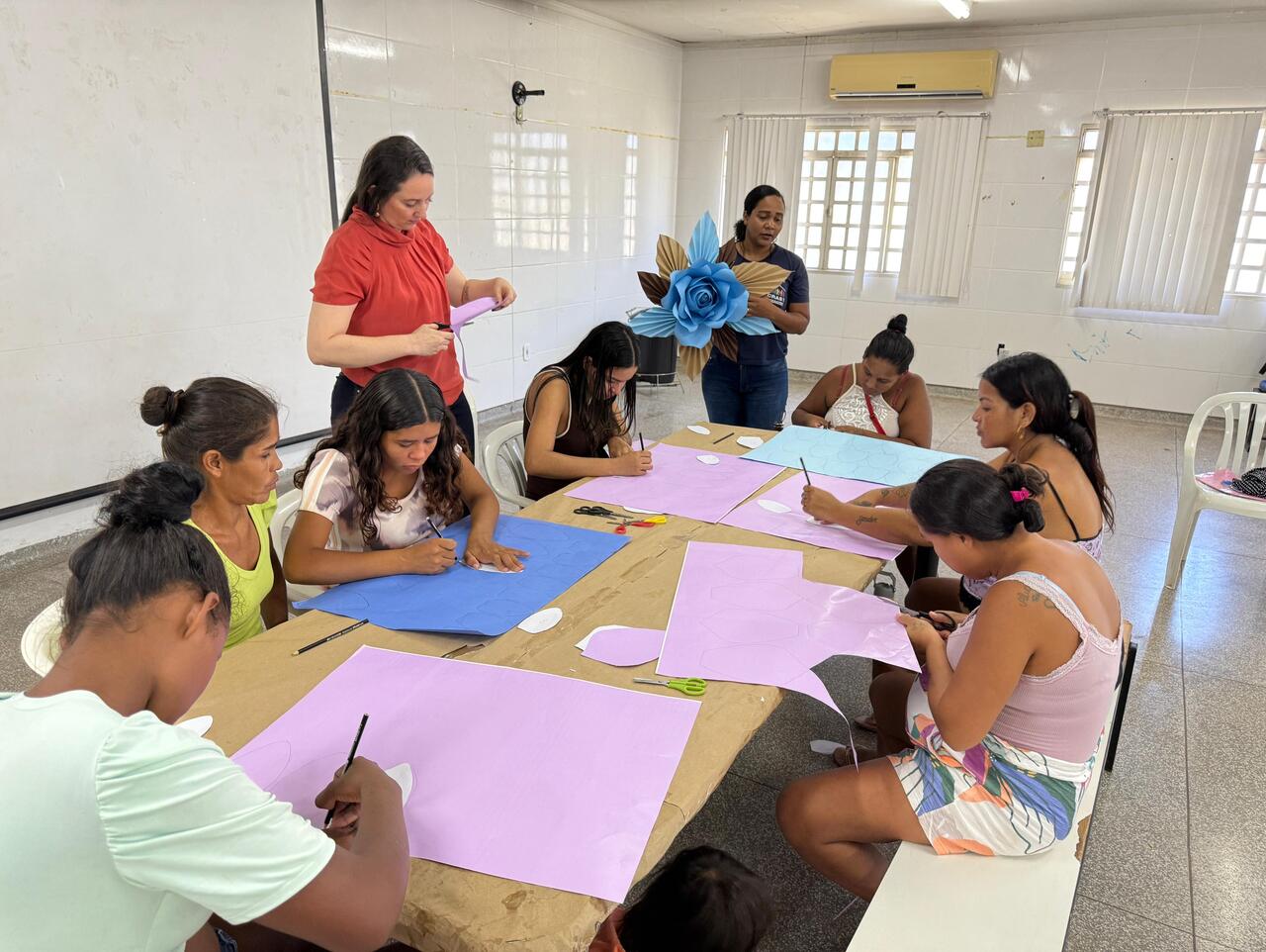 CRAS I desenvolve projeto &ldquo;Registrando momentos, criando mem&oacute;rias&rdquo; por meio da Oficina das Flores