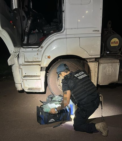 PF apreende 69 kg de coca&iacute;na em carreta de min&eacute;rio na BR-262 