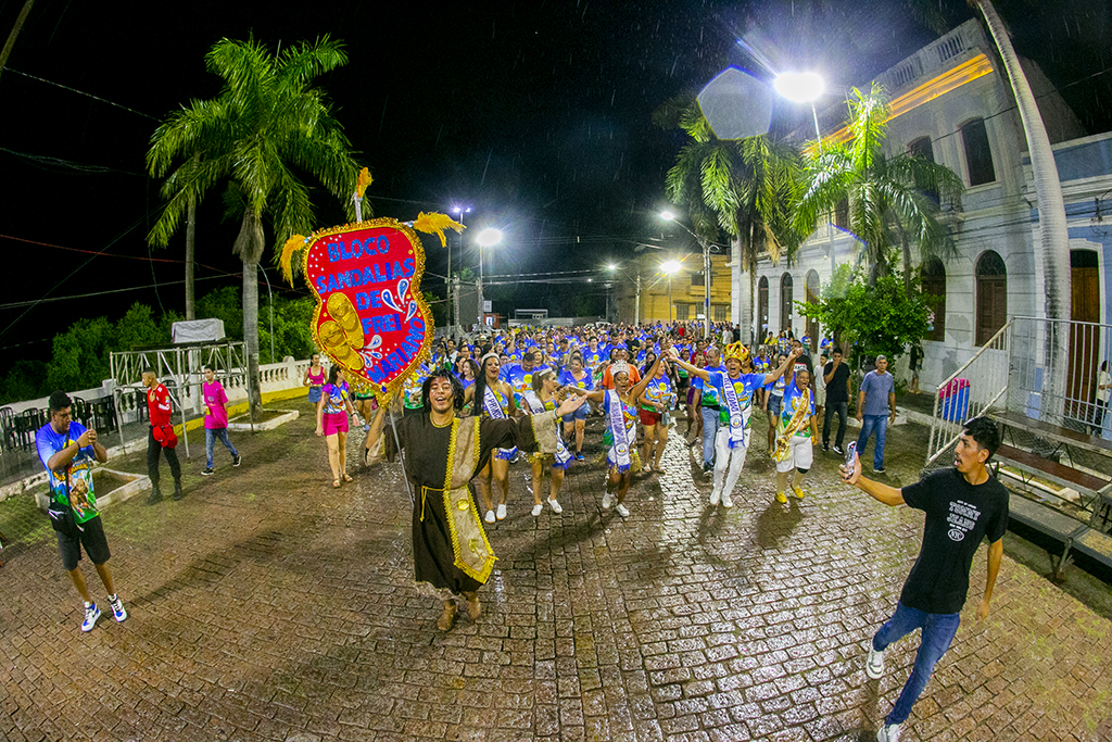 Bloco Sand&aacute;lias de Frei Mariano abre oficialmente o Carnaval de Corumb&aacute; 2026 