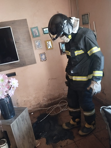 Princ&iacute;pio de inc&ecirc;ndio em ventilador mobiliza bombeiros no bairro Popular Nova em Corumb&aacute;