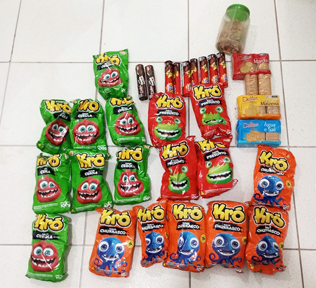 Pol&iacute;cia Militar apreende adolescente por furto pacotes de salgadinhos e bolachas em com&eacute;rcio de Lad&aacute;rio