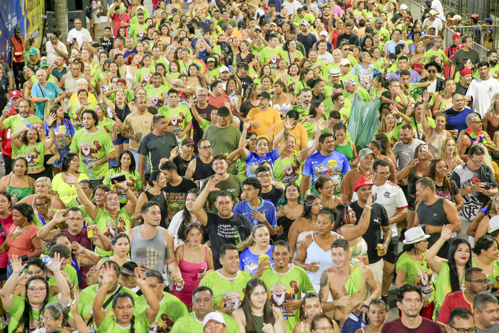 &ldquo;Sand&aacute;lias&rdquo; abre oficialmente o Carnaval de Corumb&aacute;; atra&ccedil;&atilde;o de hoje &eacute; o Desfile de Fantasias