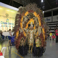 Desfile de Fantasias mant&eacute;m tradi&ccedil;&atilde;o de luxo e suntuosidade do Carnaval de Corumb&aacute;