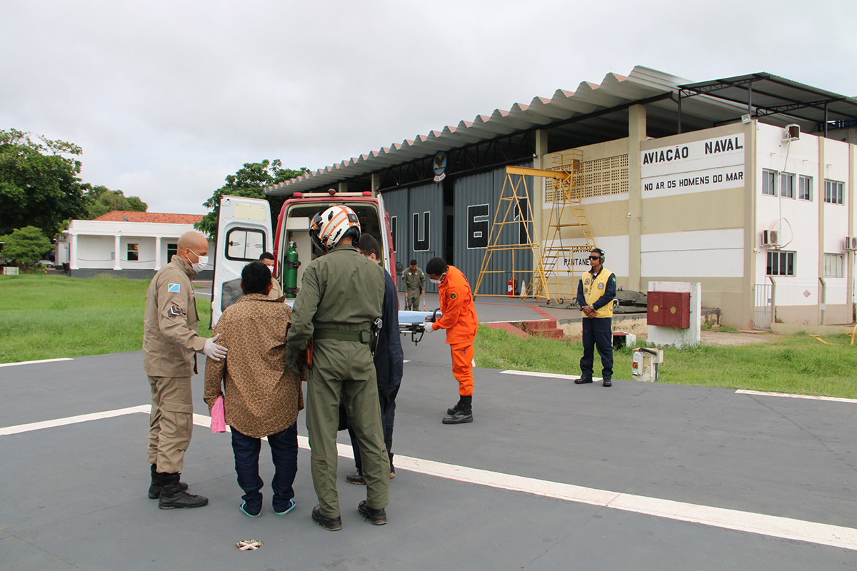 Evacua&ccedil;&atilde;o aerom&eacute;dica da Marinha resgata idosa pantaneira com fortes dores estomacais