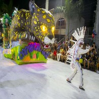 Caprichosos fechou desfiles do domingo de Carnaval exaltando for&ccedil;as da natureza