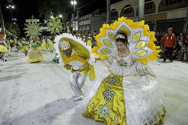 Carnaval Cultural celebrou 20 anos de retomada e relembrou tradi&ccedil;&otilde;es na ter&ccedil;a-feira de folia 