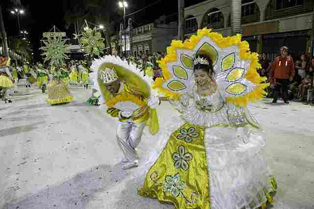 Carnaval Cultural celebrou 20 anos de retomada e relembrou tradi&ccedil;&otilde;es na ter&ccedil;a-feira de folia 