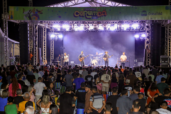 Show do Projeto Sola leva m&uacute;sica e teologia reformada &agrave; pra&ccedil;a de Corumb&aacute;