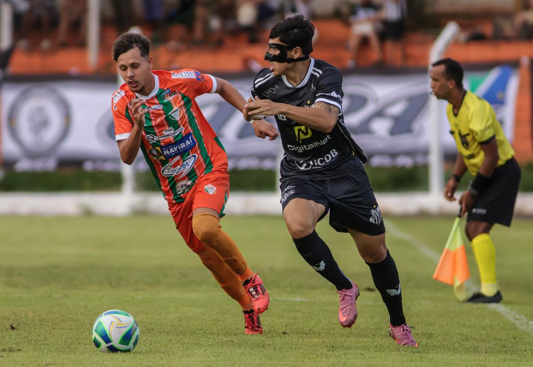 Naviraiense garante vaga na semifinal e briga por classifica&ccedil;&atilde;o se acirra no Estadual