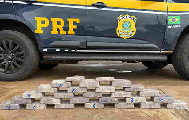 PRF apreende na BR-262 160 Kg de prata vinda da Bol&iacute;via
