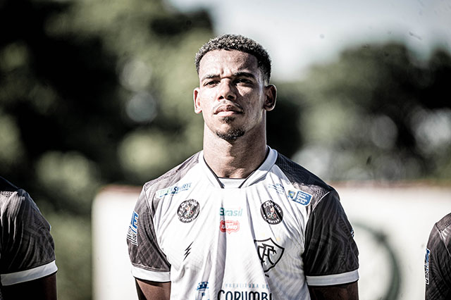Rincon celebra bom momento no Corumbaense e projeta confronto contra o  Costa Rica