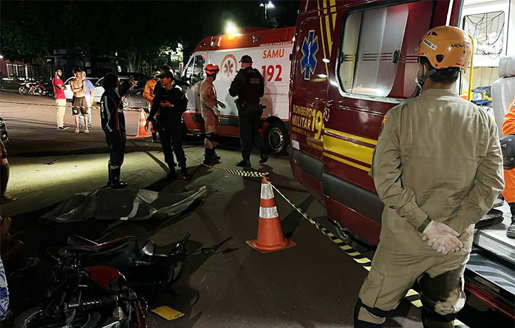 Motociclista morre ap&oacute;s ser atingido por carro em Corumb&aacute; e motorista foge sem prestar atendimento 