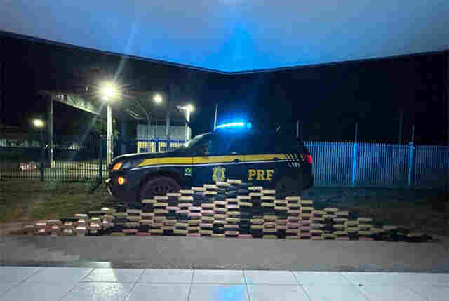 PRF apreende 182 Kg de coca&iacute;na em caminh&atilde;o que seguia de Corumb&aacute; para o interior de S&atilde;o Paulo