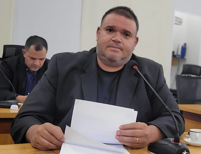 Jovan solicita realiza&ccedil;&atilde;o de vistoria t&eacute;cnica em escadaria que d&aacute; acesso ao Beira Rio