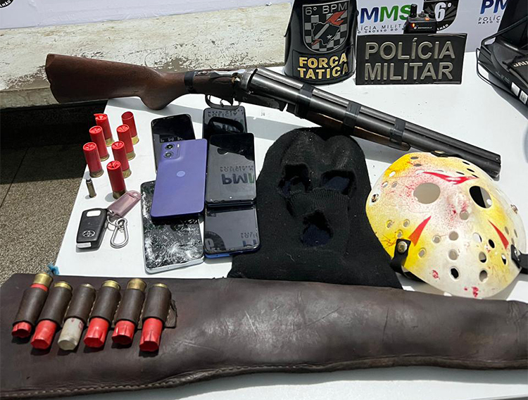 Homem com m&aacute;scara do personagem &ldquo;Jason&rdquo; foi detido pela PM ap&oacute;s tentativa de sequestro de crian&ccedil;as em Corumb&aacute;