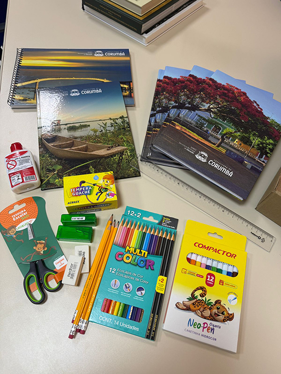 Prefeitura inicia distribui&ccedil;&atilde;o de kits escolares para unidades da Rede Municipal de Ensino de Corumb&aacute;