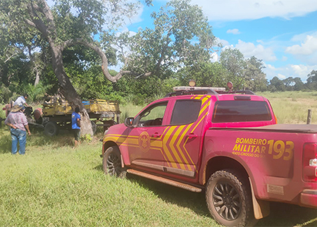 Bombeiros resgatam de mulher com fortes dores abdominais e desmaio na regi&atilde;o da Nhecol&acirc;ndia em Corumb&aacute;