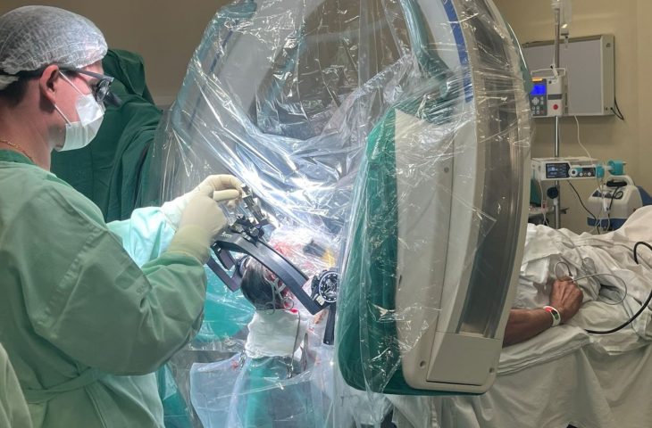 Hospital Regional de Tr&ecirc;s Lagoas realiza 1&ordf; cirurgia cerebral pelo SUS para tratar Parkinson em MS