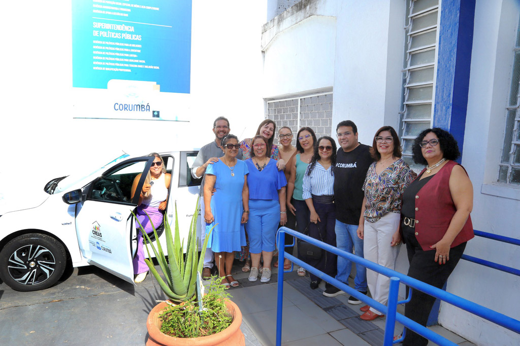 Prefeitura de Corumb&aacute; entrega ve&iacute;culo ao CREAS e fortalece rede de prote&ccedil;&atilde;o social