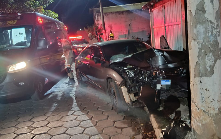 Motorista morre ap&oacute;s colis&atilde;o em poste de energia na regi&atilde;o portu&aacute;ria de Corumb&aacute;