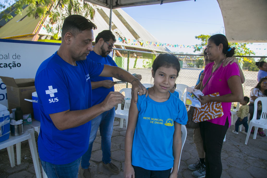 Sa&uacute;de alerta para cobertura vacinal contra a dengue entre crian&ccedil;as e adolescentes de 10 a 14 anos
