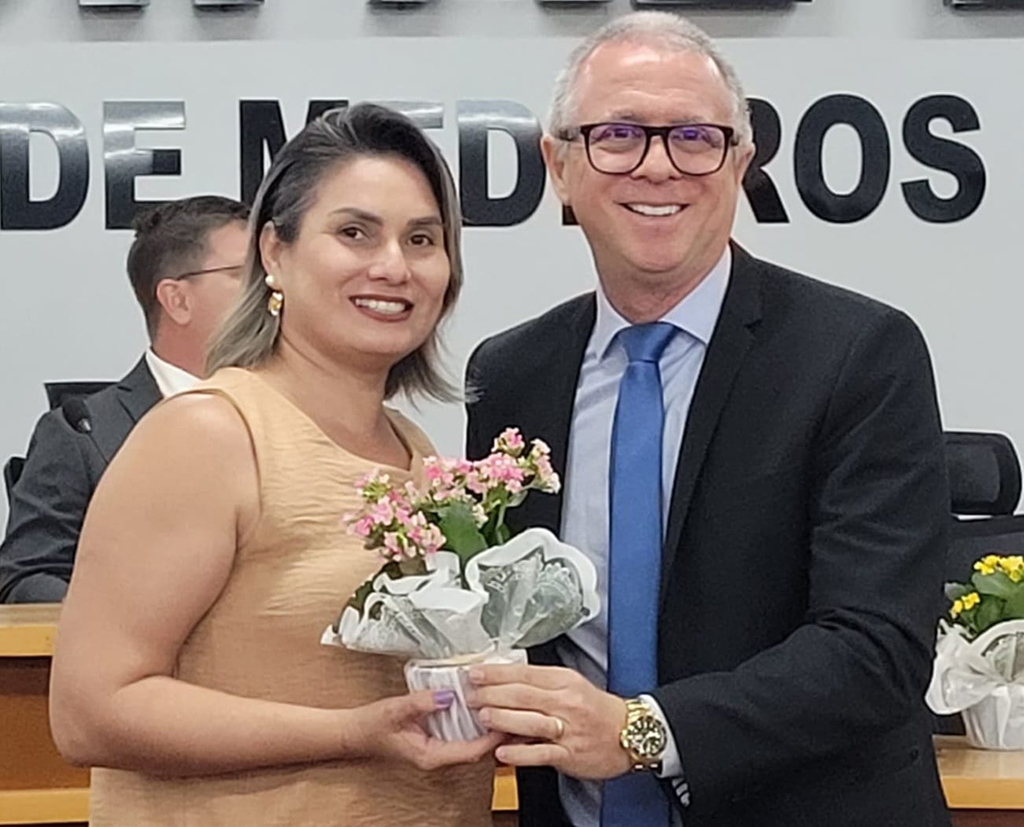 C&acirc;mara encerra mar&ccedil;o com sess&atilde;o solene em homenagem &agrave;s mulheres