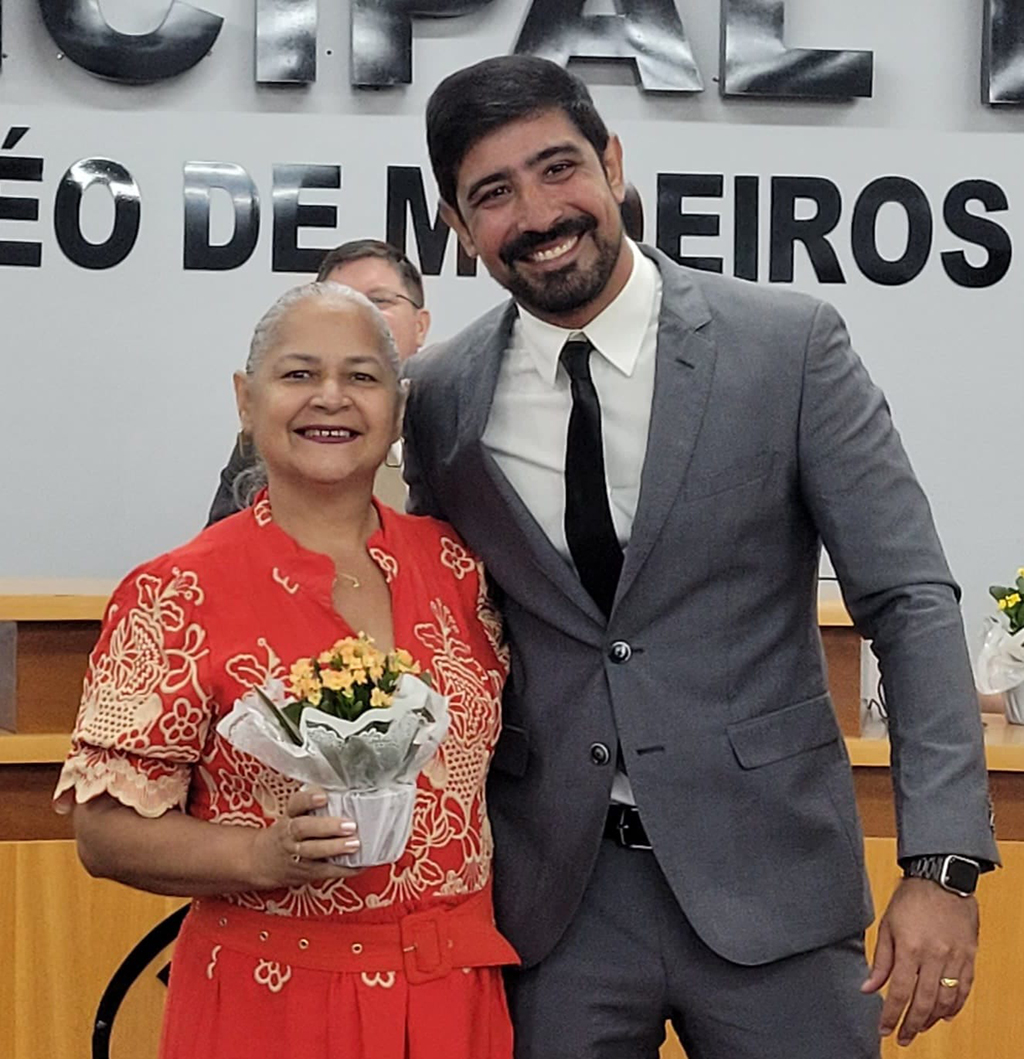 C&acirc;mara encerra mar&ccedil;o com sess&atilde;o solene em homenagem &agrave;s mulheres