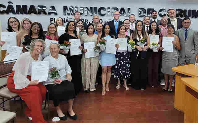 C&acirc;mara encerra mar&ccedil;o com sess&atilde;o solene em homenagem &agrave;s mulheres