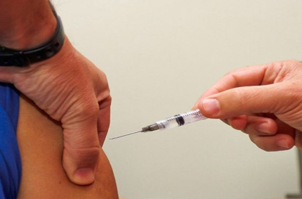 Prevendo 46,5 mil doses, SES alinha estrat&eacute;gia de vacina&ccedil;&atilde;o contra chikungunya em Dourados e Itapor&atilde;