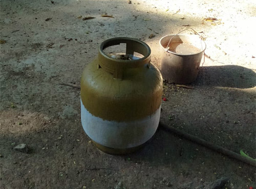 Vizinha sente cheiro de g&aacute;s e chama bombeiros diante de poss&iacute;vel vazamento em Lad&aacute;rio 