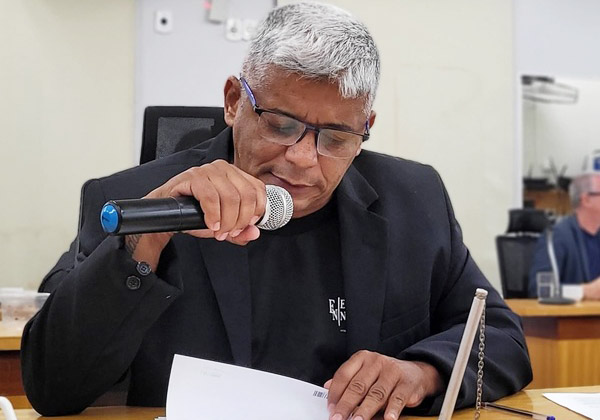 Edinaldo pede inclus&atilde;o de servidores concursados no plano de sa&uacute;de da Cassems