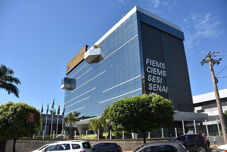 Fiems assina manifesto contra fim da escala 6x1