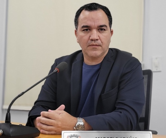 Vereador Marcelo Ara&uacute;jo reivindica estrutura adequada e novos brinquedos no Pr&oacute;-Moradia