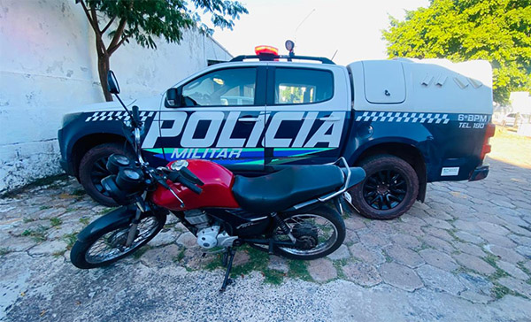 Polícia Militar recupera motocicleta furtada em garagem de residência no bairro Guanã em Corumbá