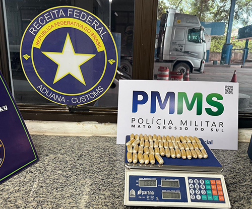 Receita Federal e PM apreendem drogas em bagagens e c&aacute;psulas ingeridas na fronteira entre Corumb&aacute; e Bol&iacute;via