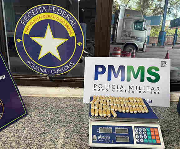 Receita Federal e PM apreendem drogas em bagagens e c&aacute;psulas ingeridas na fronteira entre Corumb&aacute; e Bol&iacute;via