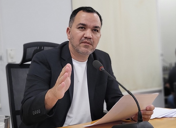 Vereador Marcelo questiona Munic&iacute;pio sobre do processo de regulamenta&ccedil;&atilde;o do Di&aacute;rio Oficial 