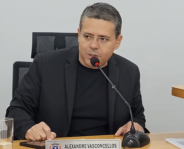 Projeto de Lei de Alexandre obriga cestas de lixo em barracas das feiras livres