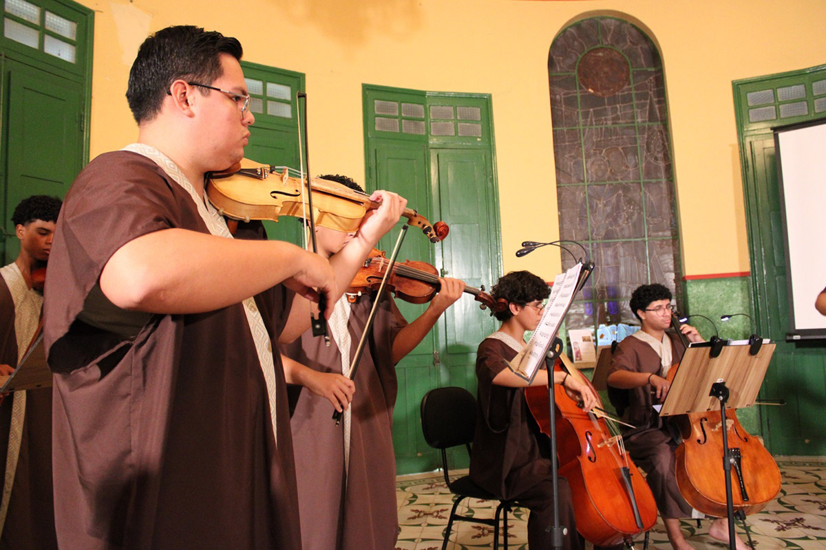 Orquestra de C&acirc;mara do Pantanal estreia em festival internacional na Bol&iacute;via