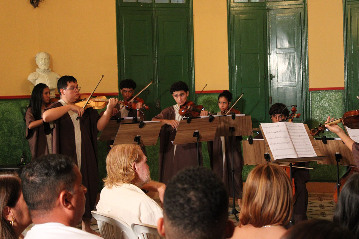 Orquestra de C&acirc;mara do Pantanal estreia em festival internacional na Bol&iacute;via