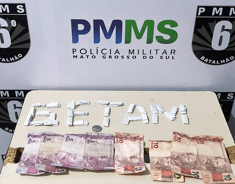Homem &eacute; detido pela PM por tr&aacute;fico de drogas com 30 por&ccedil;&otilde;es de pasta base em Corumb&aacute;