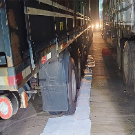 Bombeiros s&atilde;o acionados para conter vazamento de produto perigoso em carreta no Posto Esdras em Corumb&aacute;
