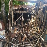 Desabamento de estrutura de madeira em resid&ecirc;ncia no centro de Corumb&aacute; mobiliza Corpo de Bombeiros