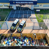 PRF apreende mais de 12,6 toneladas de maconha oculta em carga de caminh&atilde;o