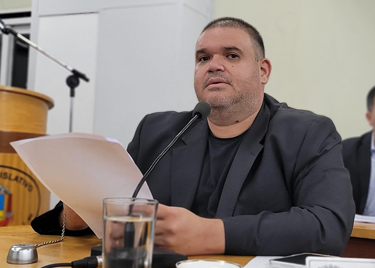 Jovan cobra informa&ccedil;&otilde;es sobre reforma, revitaliza&ccedil;&atilde;o e amplia&ccedil;&atilde;o da pra&ccedil;a do Generoso
