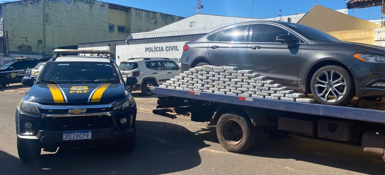 PRF apreende 88 Kg de drogas durante duas abordagens na BR-262