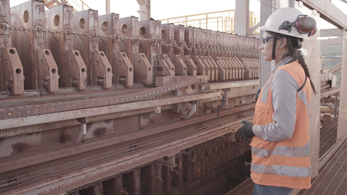 Lhg Mining realiza mutir&atilde;o de empregos com vagas para in&iacute;cio imediato em Corumb&aacute;