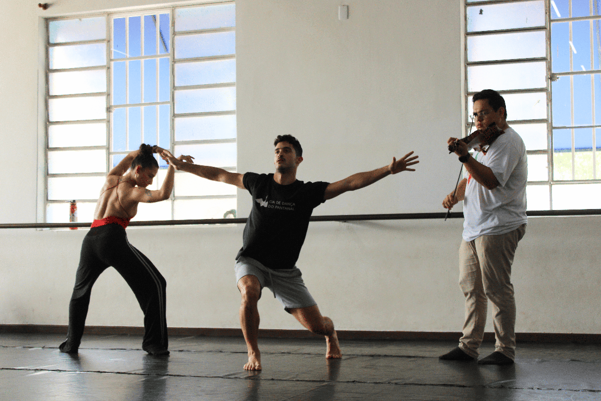 Cia de Dan&ccedil;a do Pantanal celebra Dia Internacional da Dan&ccedil;a com apresenta&ccedil;&otilde;es nas ruas de Corumb&aacute; 