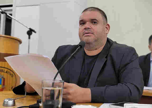 Jovan cobra informa&ccedil;&otilde;es sobre reforma, revitaliza&ccedil;&atilde;o e amplia&ccedil;&atilde;o da pra&ccedil;a do Generoso